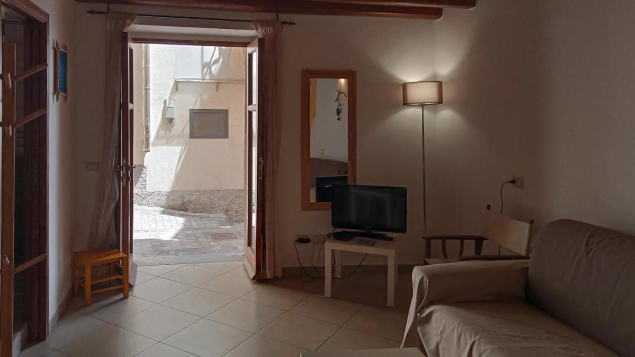Casa Vacanza U Curtigghiu Đảo Lipari Ngoại thất bức ảnh